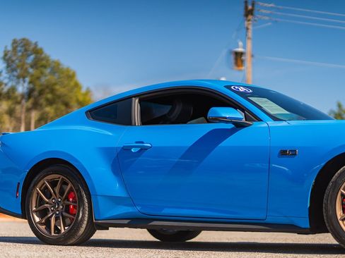 Used 2024 Ford Mustang GT Premium image 4