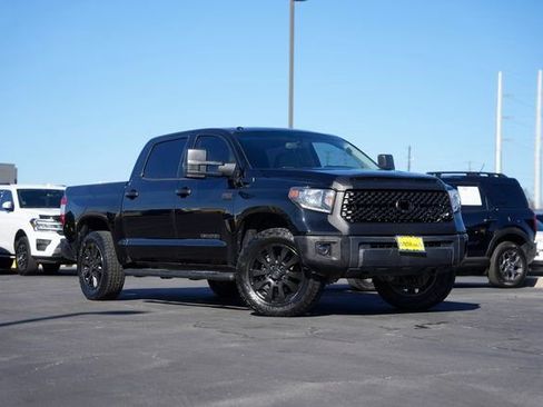 Used 2016 Toyota Tundra Limited w/ Limited Premium Package image 2