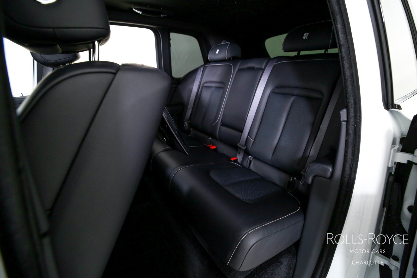 Used 2024 Rolls-Royce Cullinan AWD/4WD image 19