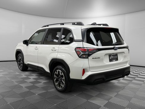 Used 2025 Subaru Forester Premium image 3