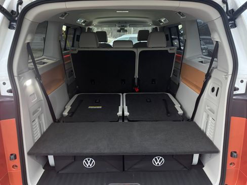 Used 2025 Volkswagen ID. Buzz Pro S Plus image 51