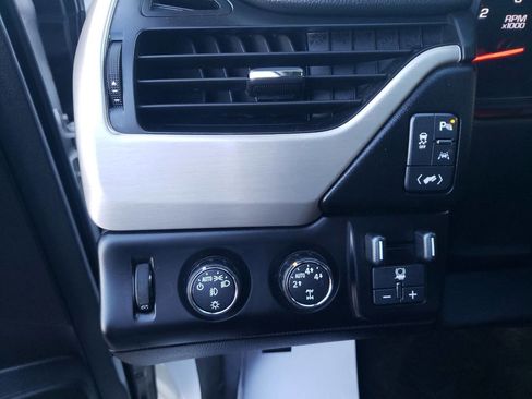 Used 2016 GMC Yukon XL Denali w/ Open Road Package image 18