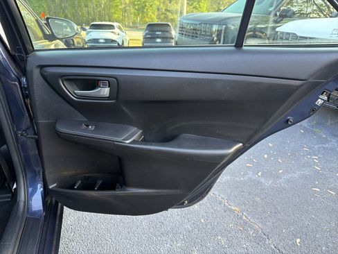 Used 2015 Toyota Camry LE FWD image 14