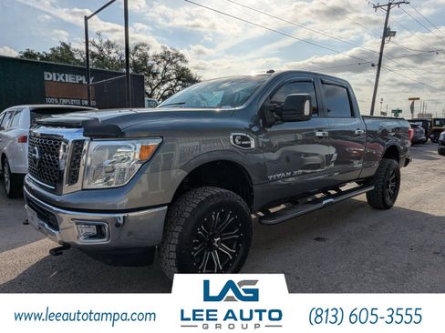Used 2017 Nissan Titan SV AWD/4WD image 4
