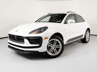 Certified 2024 Porsche Macan image 1