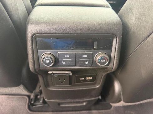 Used 2021 GMC Acadia SLT w/ Technology Package AWD/4WD image 13