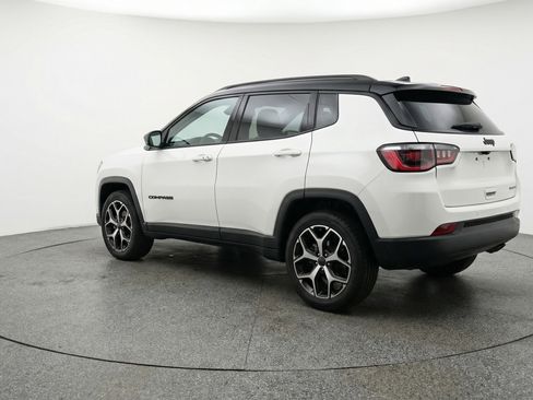 Used 2025 Jeep Compass Limited image 6