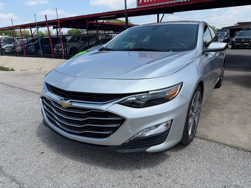 Used 2022 Chevrolet Malibu LT FWD image 5