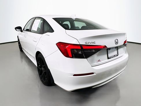 Used 2023 Honda Civic Sport image 8