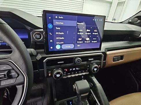 Used 2025 Toyota 4Runner Limited image 13