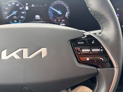 Used 2025 Kia Niro Wind w/ Wind Preserve Package image 20