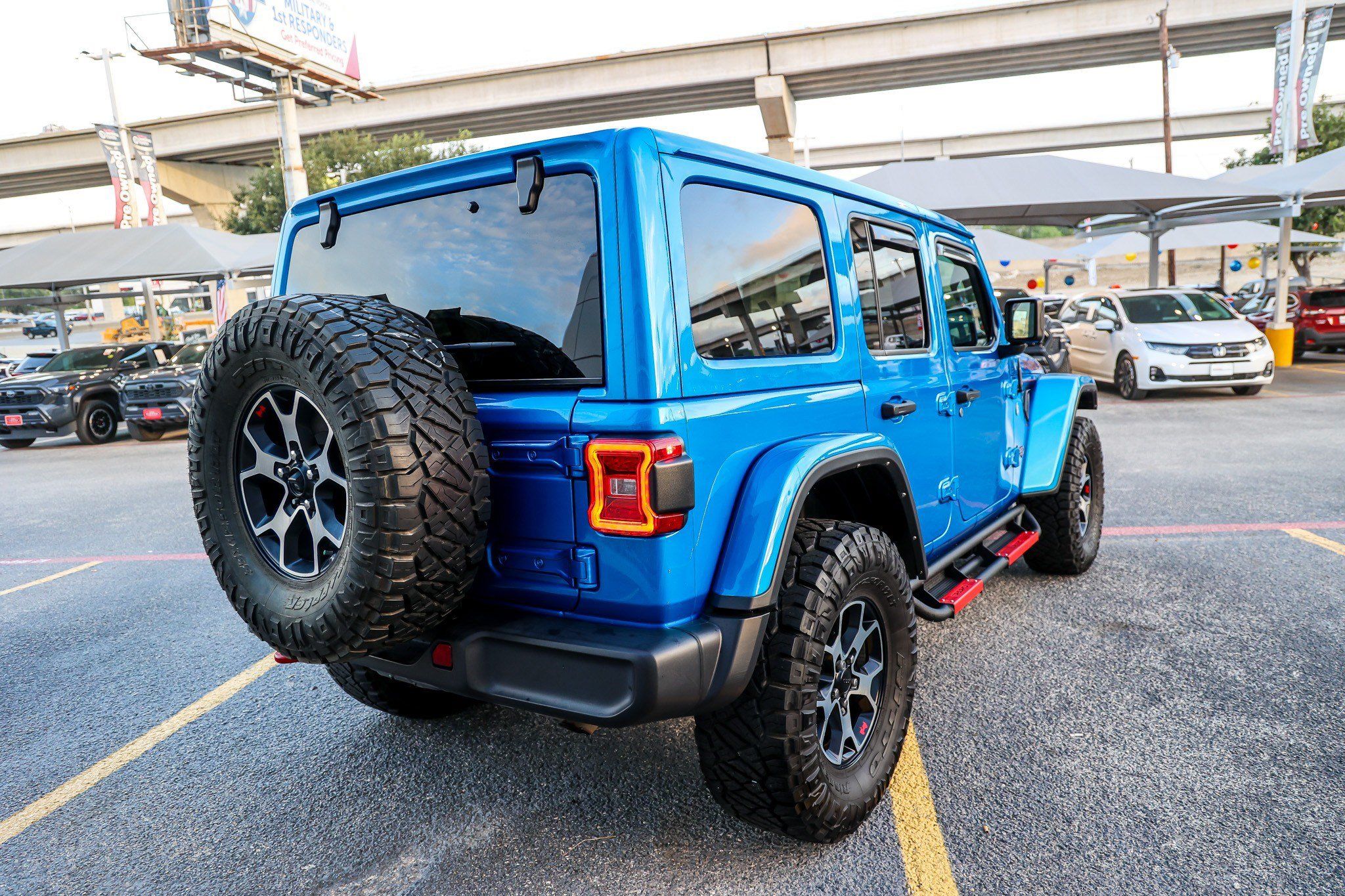 Used 2021 Jeep Wrangler Unlimited Rubicon AWD/4WD image 7