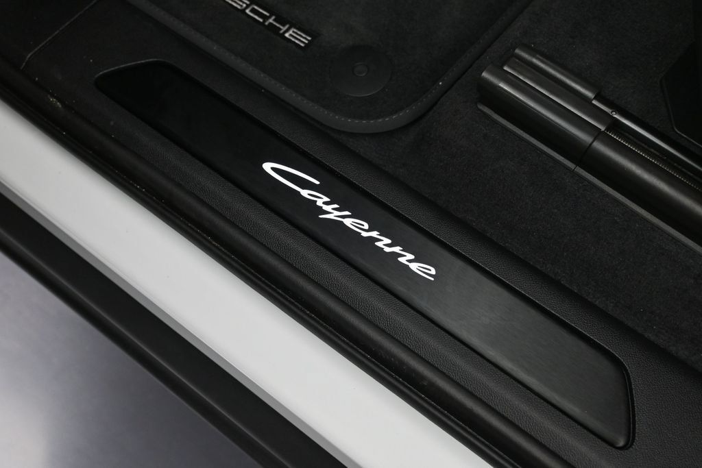 Certified 2026 Porsche Cayenne AWD/4WD image 29