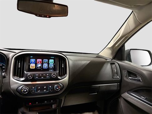 Used 2018 Chevrolet Colorado LT w/ LT Convenience Package image 22