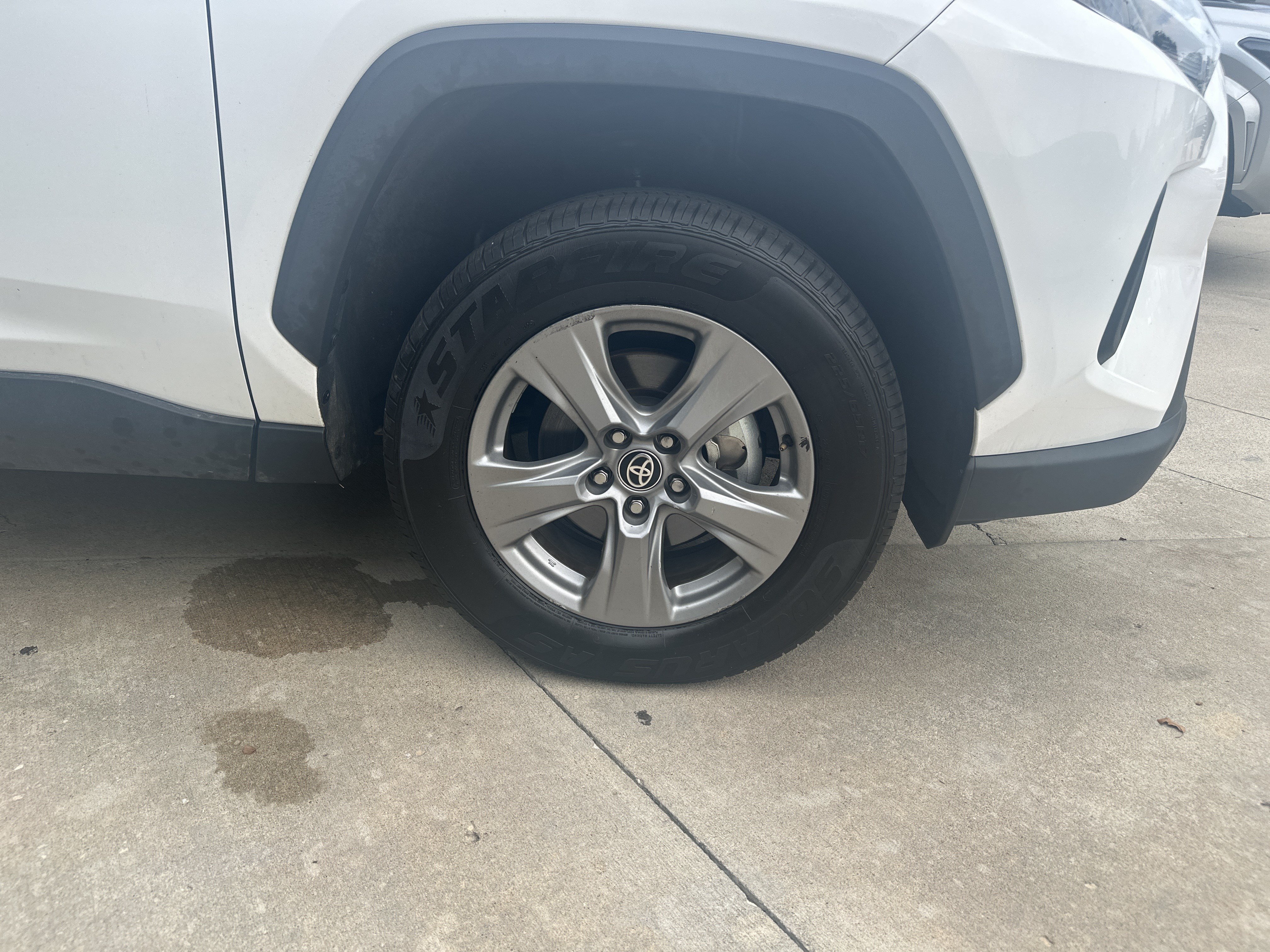 Used 2025 Toyota RAV4 XLE AWD/4WD image 34