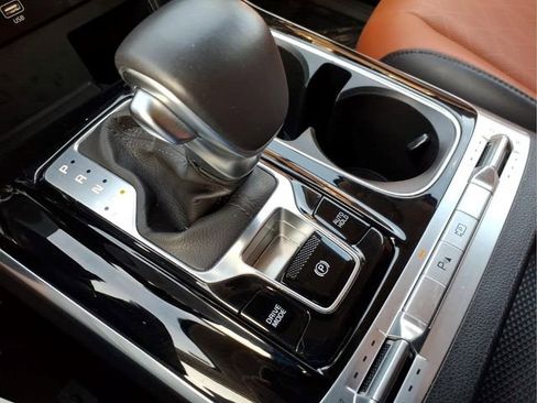 Used 2024 Kia Carnival SX FWD image 25