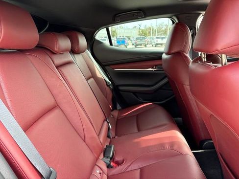 Used 2024 MAZDA MAZDA3 Hatchback w/Premium Plus Pkg image 29