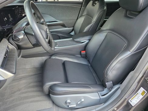 Used 2024 Lucid Air Touring AWD/4WD image 16