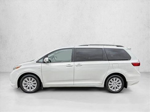 Used 2016 Toyota Sienna Limited Premium image 8