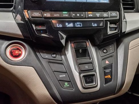 Used 2018 Honda Odyssey EX-L image 17
