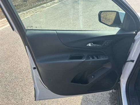 Used 2024 Chevrolet Equinox LT w/ LPO, Floor Liner Package image 4