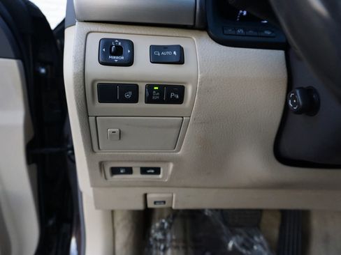 Used 2015 Lexus LS 460 image 31