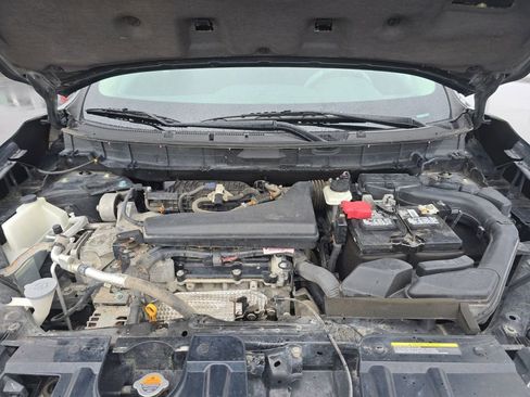 Used 2018 Nissan Rogue SV AWD/4WD image 10