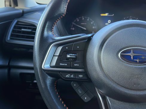 Used 2022 Subaru Crosstrek 2.0i Premium image 11