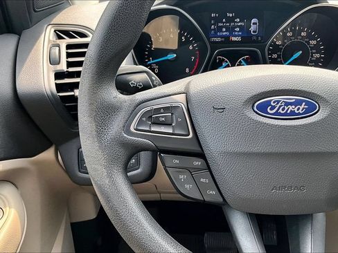 Used 2019 Ford Escape SE FWD image 11