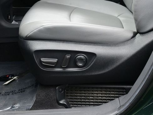 Used 2024 Toyota Sienna XLE image 11