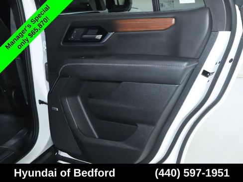 Used 2025 GMC Yukon Denali AWD/4WD image 36