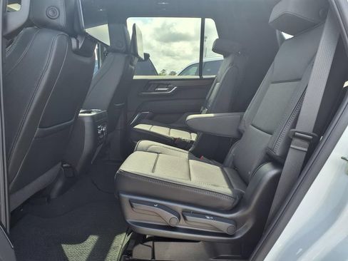 New 2026 GMC Yukon Denali w/ Denali Reserve Package AWD/4WD image 3
