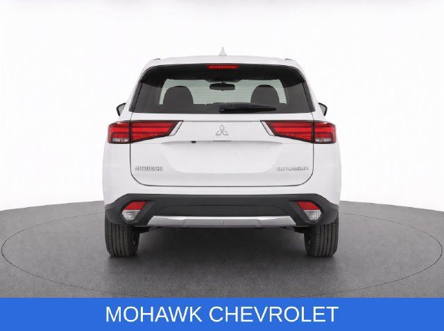 Used 2018 Mitsubishi Outlander ES AWD/4WD image 8