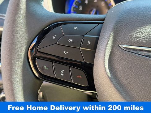 New 2026 Chrysler Pacifica Limited image 18