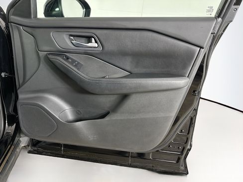 Used 2024 Nissan Rogue SV image 31