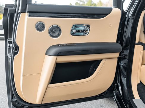 Used 2022 Rolls-Royce Ghost w/ Ghost Package image 45
