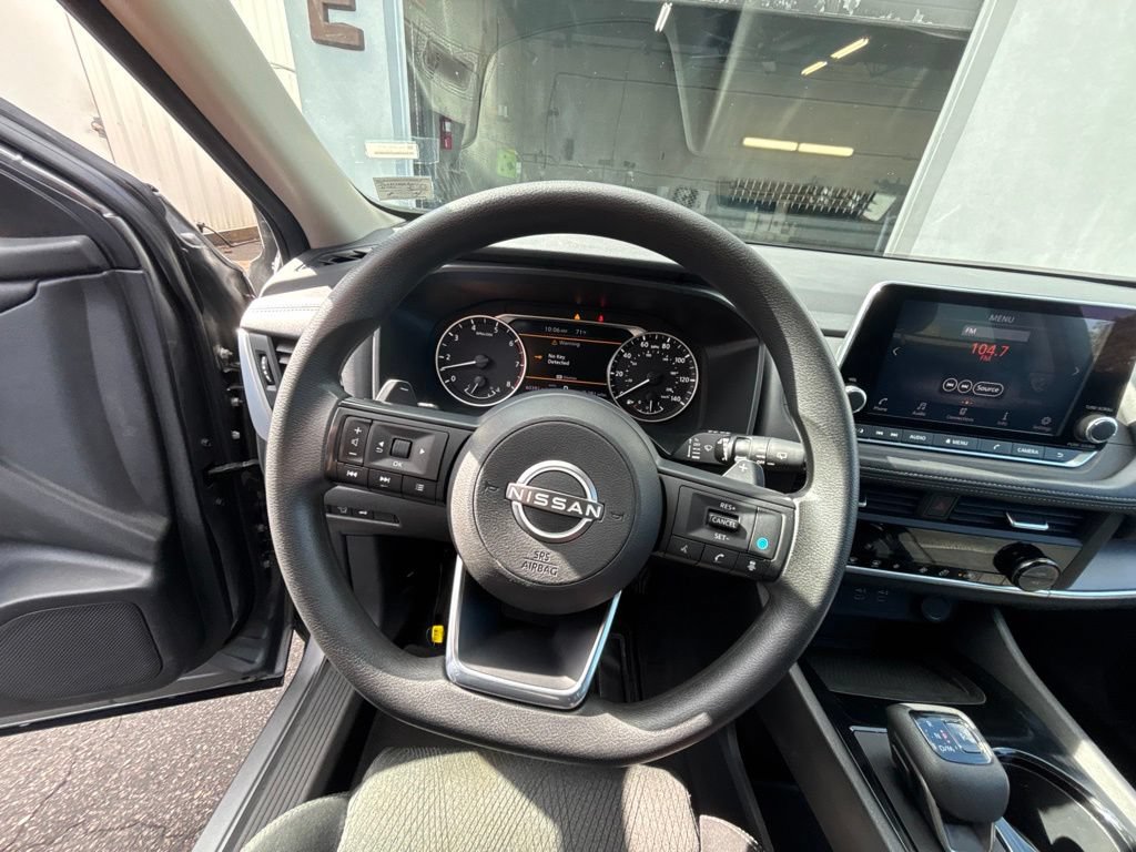 Used 2024 Nissan Rogue SV AWD/4WD image 13