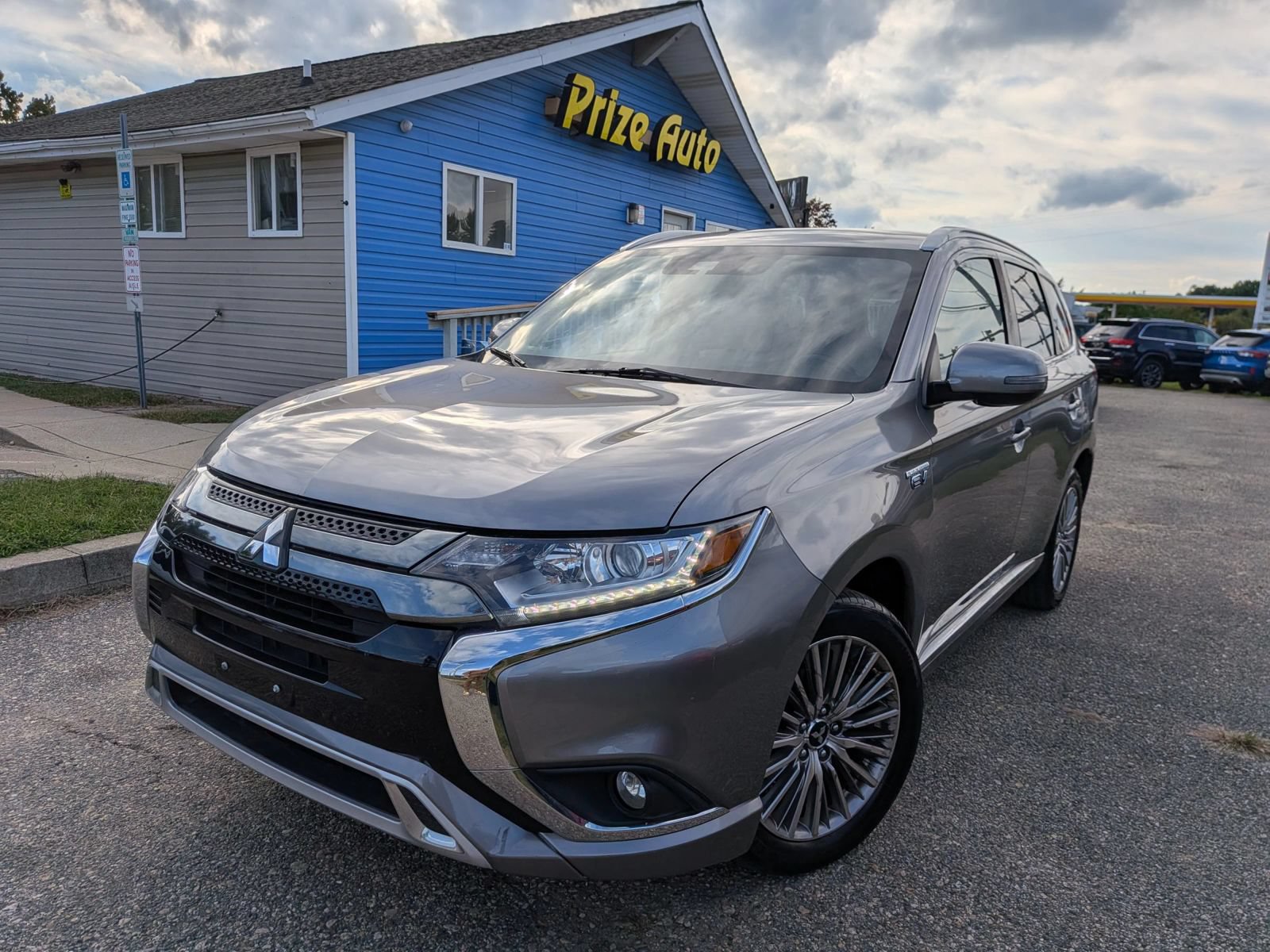 Used 2022 Mitsubishi Outlander SE AWD/4WD image 2