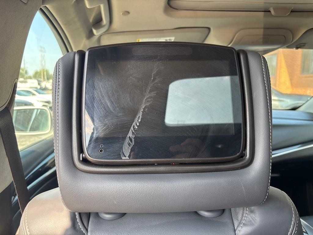 Used 2019 Buick Enclave Essence FWD image 18