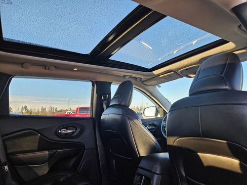 Used 2021 Jeep Cherokee Trailhawk w/ Sun, Sound & Nav Group image 37