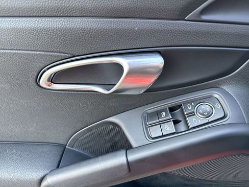 Used 2025 Porsche 718 Cayman image 17