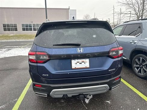 Certified 2024 Honda Pilot Touring image 4
