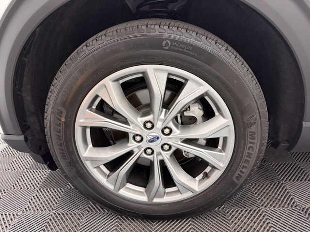 Used 2022 Ford Explorer XLT w/ Equipment Group 202A AWD/4WD image 48