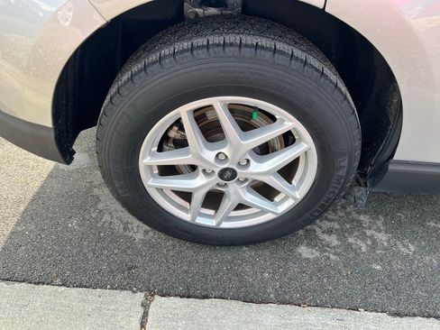 Used 2024 Ford Edge SEL image 11