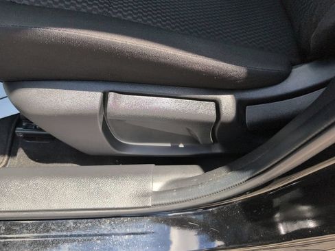 Used 2019 Nissan Rogue Sport S w/ Appearance Package FWD image 8