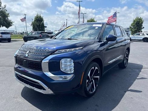 Used 2024 Mitsubishi Outlander SE AWD/4WD image 3