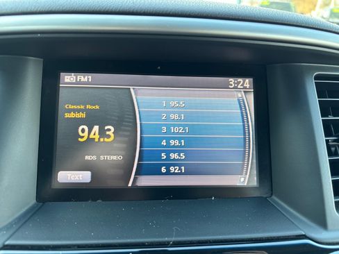 Used 2015 Nissan Pathfinder SV image 31