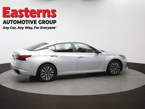 Used 2024 Nissan Altima 2.5 SV FWD image 43