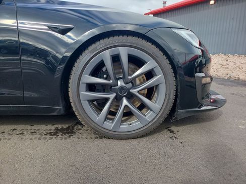 Used 2022 Tesla Model S image 11