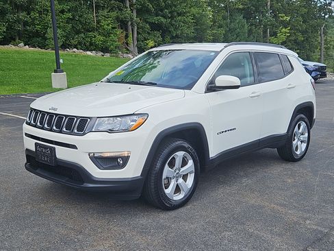 Used 2018 Jeep Compass Latitude w/ Cold Weather Group AWD/4WD image 24